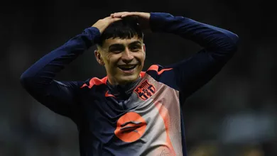 &lsquo;Ele &eacute; o zagueiro mais dif&iacute;cil que eu j&aacute; enfrentei. Parece enorme na TV, mas &eacute; ainda maior&rsquo;