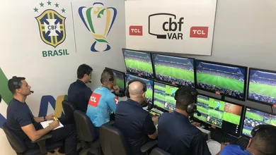 Aprova&ccedil;&atilde;o do VAR no Brasileir&atilde;o &eacute; avan&ccedil;o, mas clubes vetam limite de troca de t&eacute;cnico