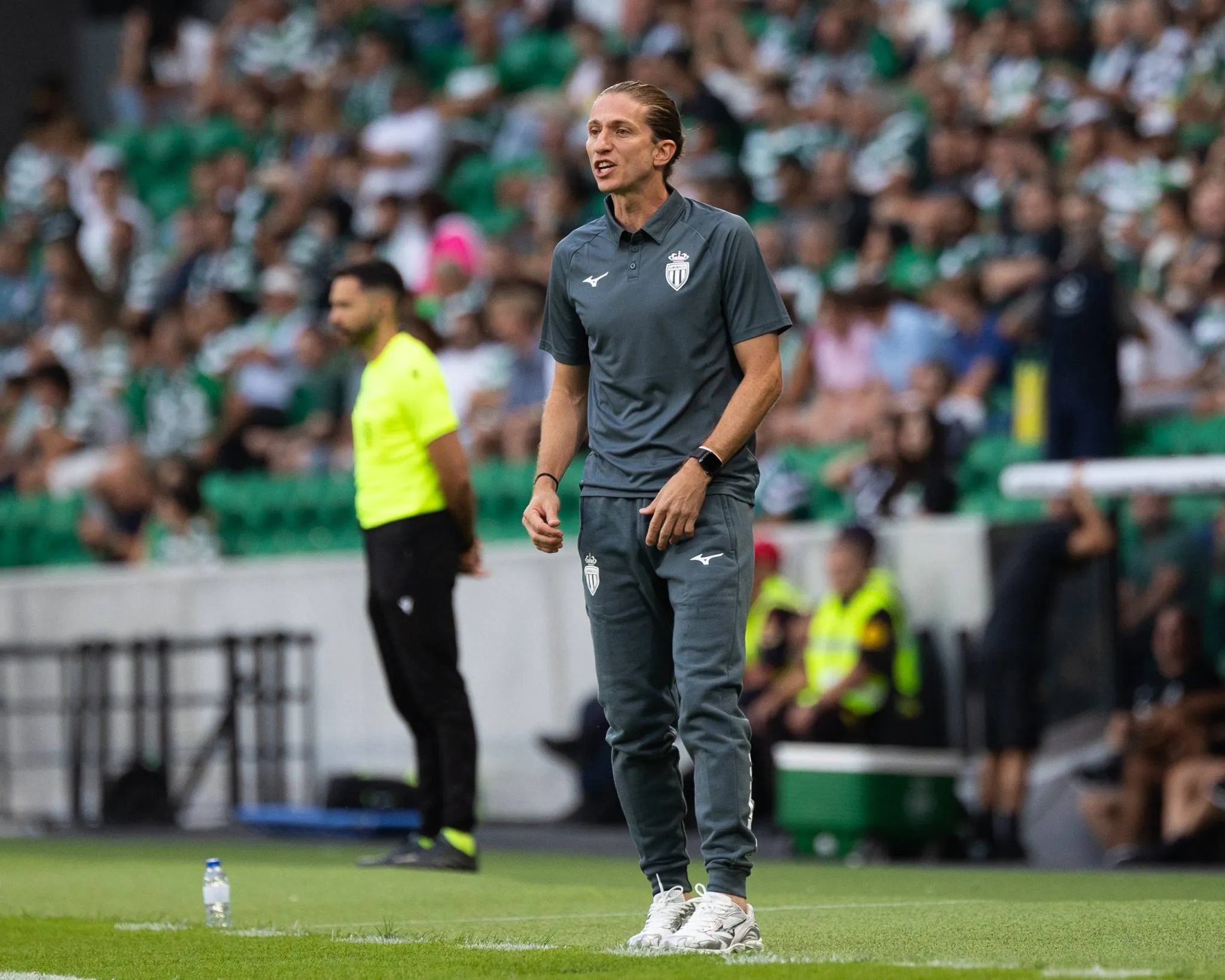 Filipe Lu&iacute;s d&aacute; instru&ccedil;&atilde;o em jogo do Monaco