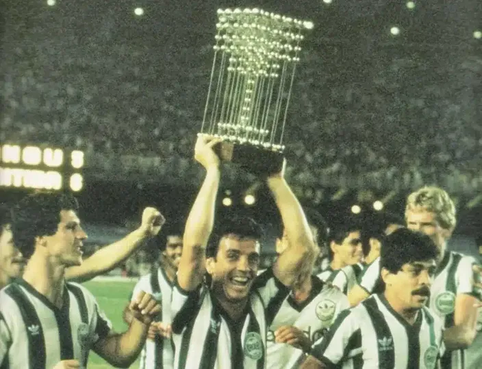 Marco Aur&eacute;lio, lateral-esquerdo titular do Coritiba no t&iacute;tulo brasileiro de 1985 