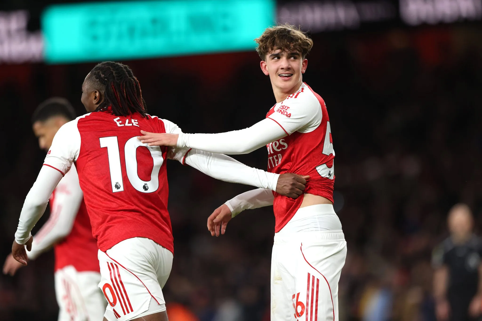 Max Dowman celebrando gol pelo Arsenal (Foto: IMAGO / Paul Marriott)