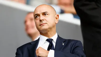 Tottenham corta sal&aacute;rio de diretores e funcion&aacute;rios, e Daniel Levy pede que jogadores aceitem redu&ccedil;&atilde;o