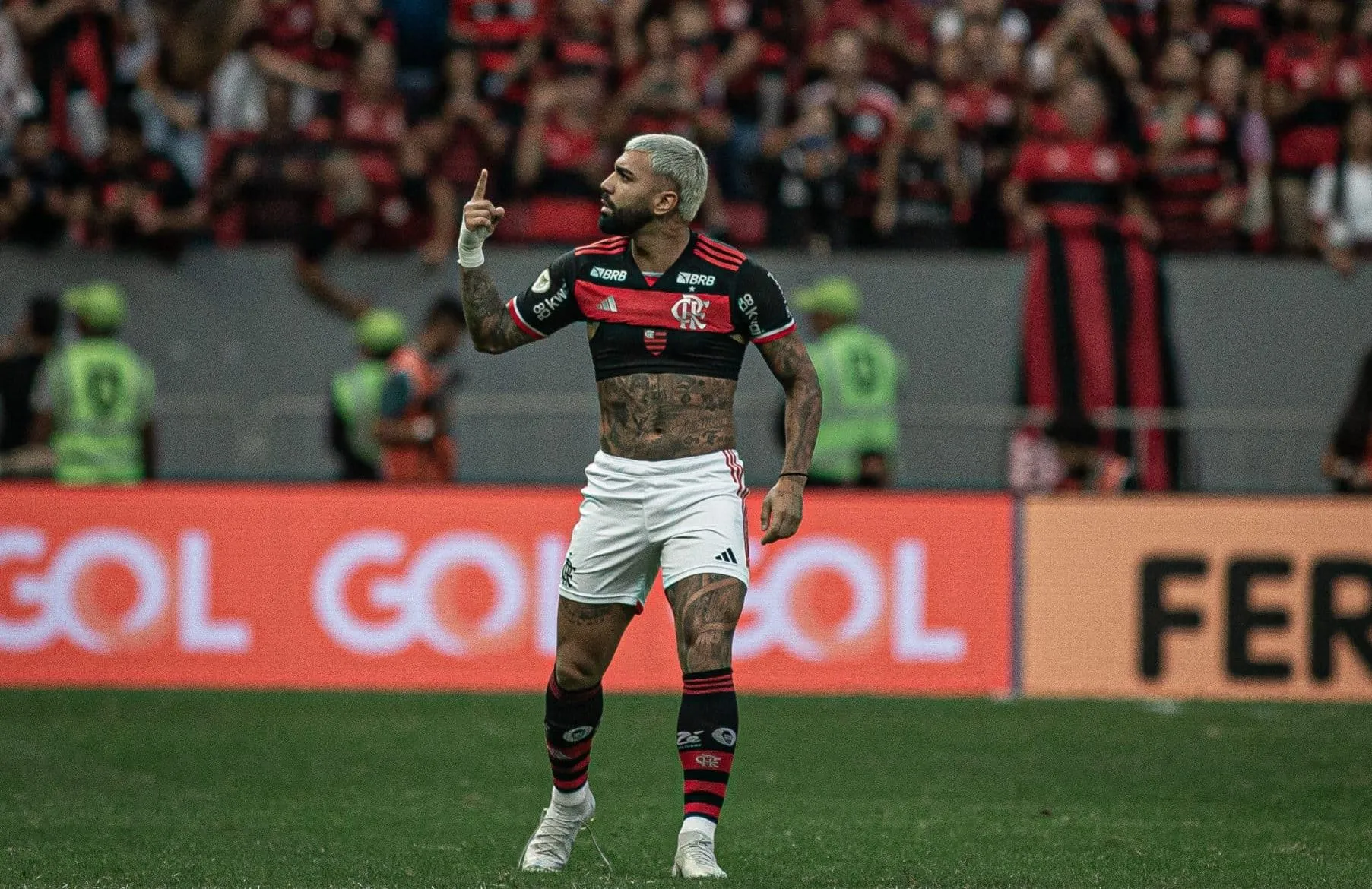 Tite &eacute; enigm&aacute;tico sobre dar mais chances a Gabigol e detona gramado do Man&eacute; Garrincha