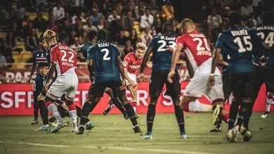 Justo no cl&aacute;ssico contra o Nice, o Monaco alcan&ccedil;ou a primeira vit&oacute;ria nesta Ligue 1 &ndash; e com recital de Golovin