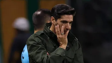 &lsquo;Grave como um frango&rsquo;: O erro cr&ocirc;nico que impede o Palmeiras de liderar o Brasileiro
