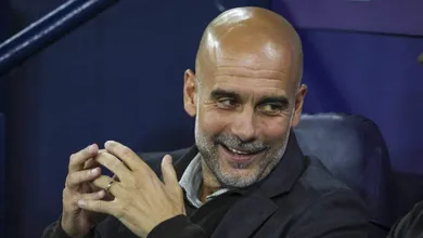 &lsquo;Completamente diferente&rsquo;: Guardiola ironiza Arsenal e Liverpool para defender o City