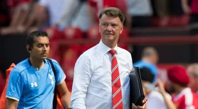 Van Gaal cantou Beatles para comemorar a vit&oacute;ria do United e o seu anivers&aacute;rio