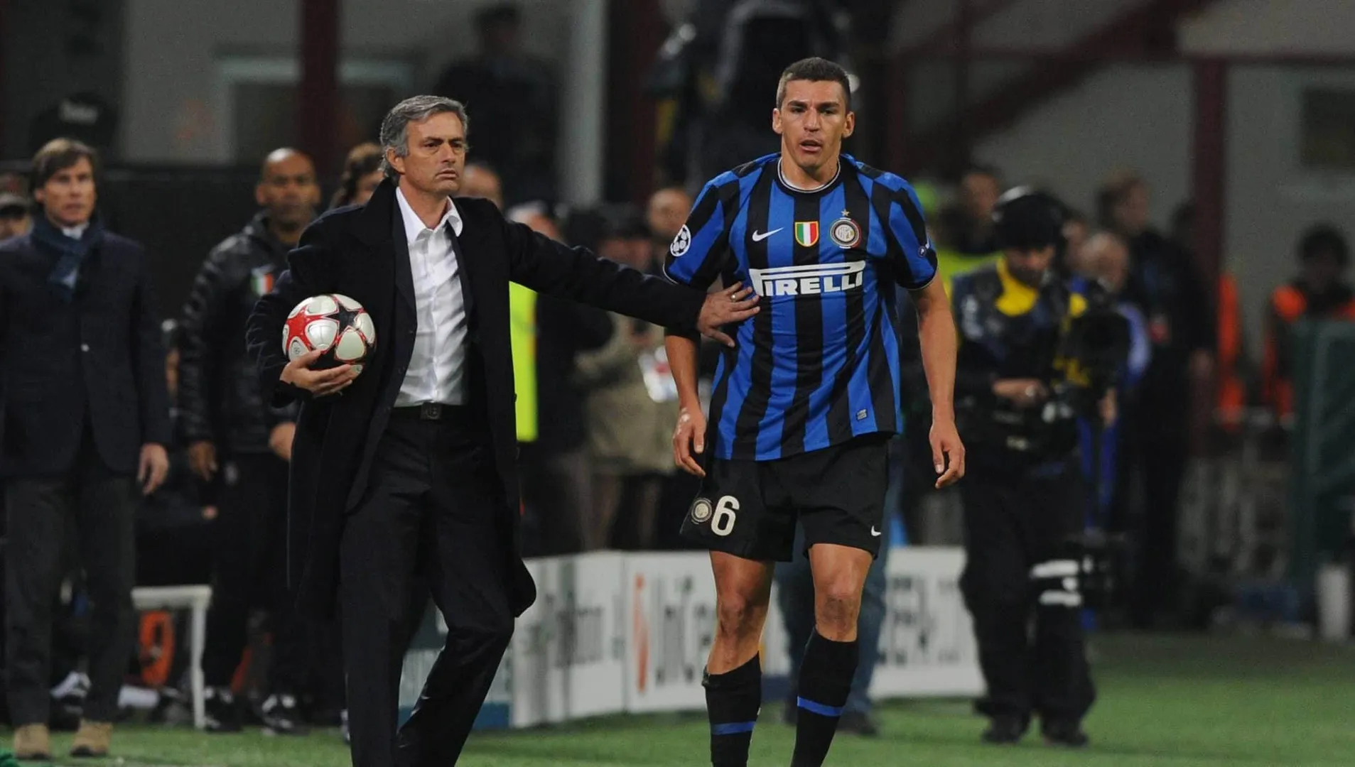 L&uacute;cio e Mourinho pela Inter, em 2009