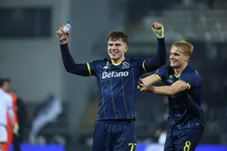 &lsquo;De que planeta veio esse garoto?&rsquo;: A estreia que revelou a nova joia polonesa do Porto