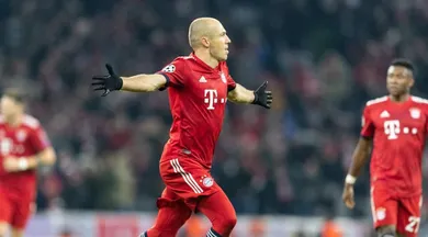 Robben reviveu as melhores noites do Bayern com dois gola&ccedil;os e uma atua&ccedil;&atilde;o destrutiva