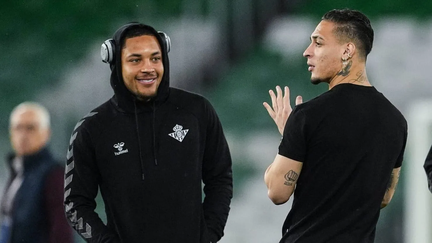 &lsquo;Plano A&rsquo; do Botafogo na janela escolhe Betis para jogar com Vitor Roque e Antony