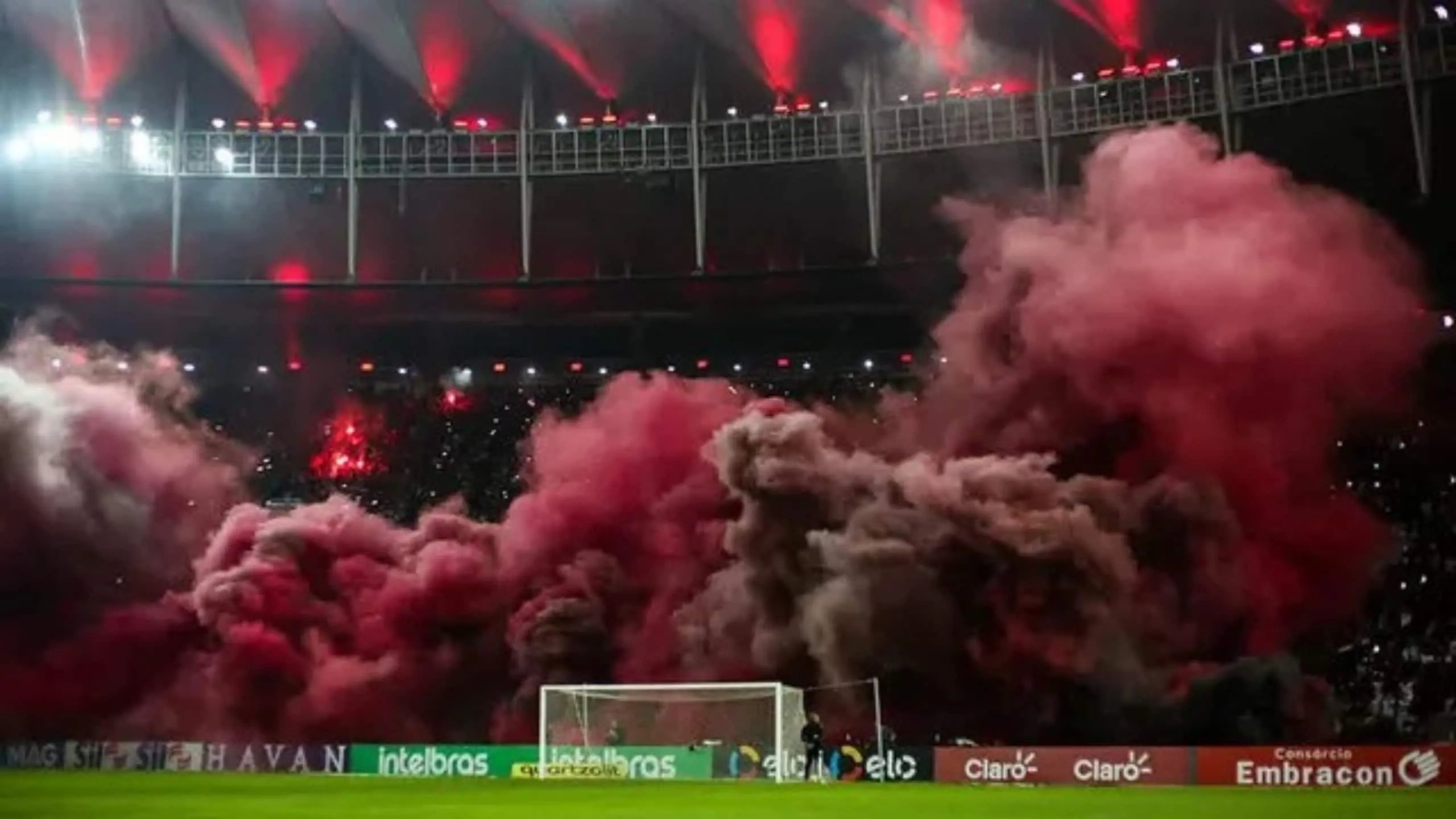 Torcida do Flamengo mant&eacute;m maiores m&eacute;dias do pa&iacute;s, mesmo com fracassos do time