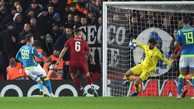 Klopp brinca sobre Alisson: &ldquo;Se eu soubesse que ele era t&atilde;o bom assim, pagaria o dobro&rdquo;