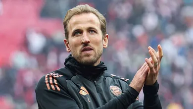 Campe&atilde;o no sof&aacute;: Bayern v&ecirc; Leverkusen trope&ccedil;ar e Kane quebra jejum sem entrar em campo