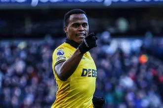 Arias enfim desencanta e ajuda Wolverhampton a quebrar longo tabu na Premier League