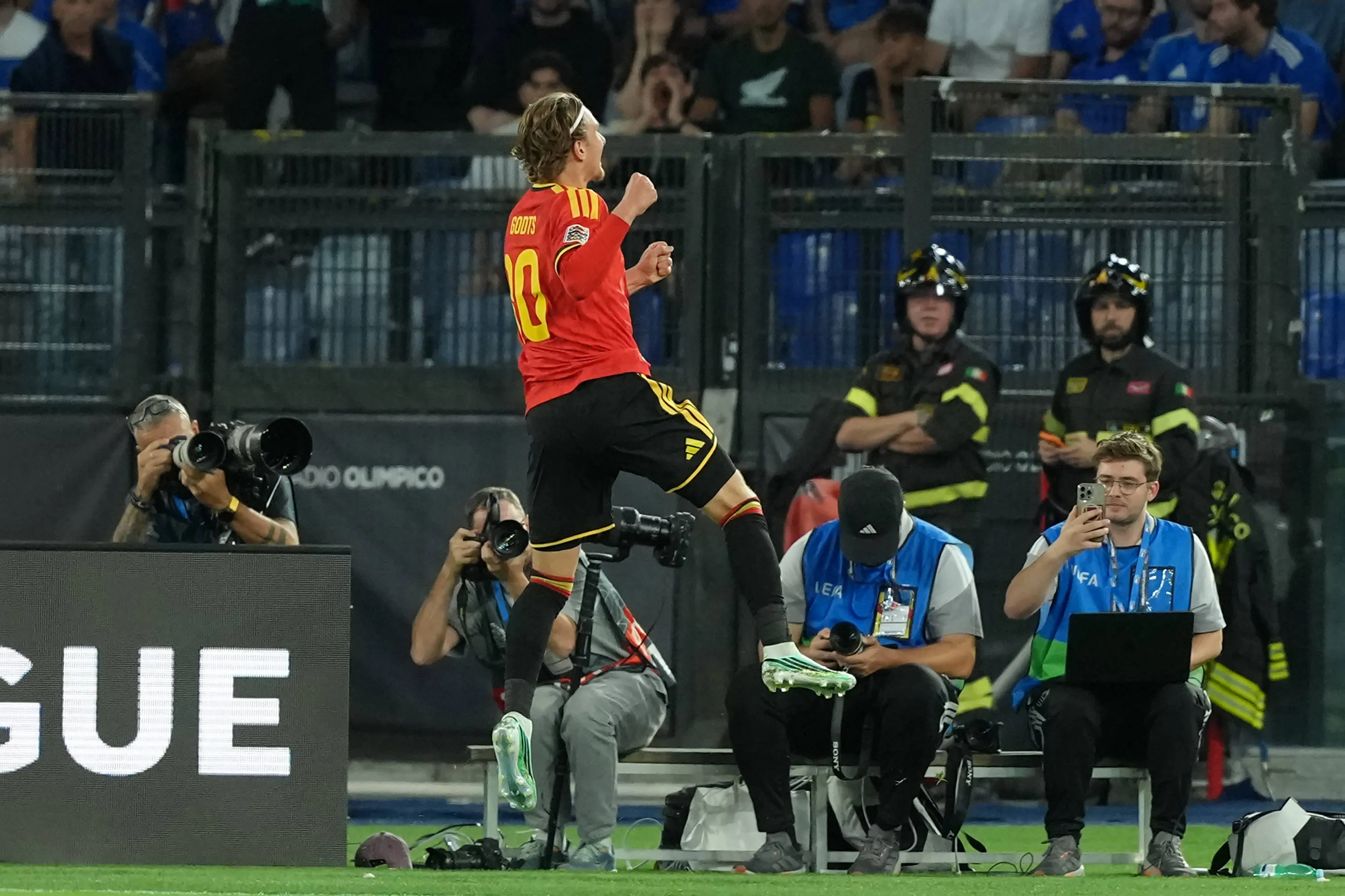 Godts celebra gol da B&eacute;lgica