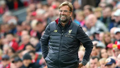 Nada de &ldquo;empolgou&rdquo;: Klopp finca os p&eacute;s no ch&atilde;o e diz que Liverpool est&aacute; no meio de uma maratona