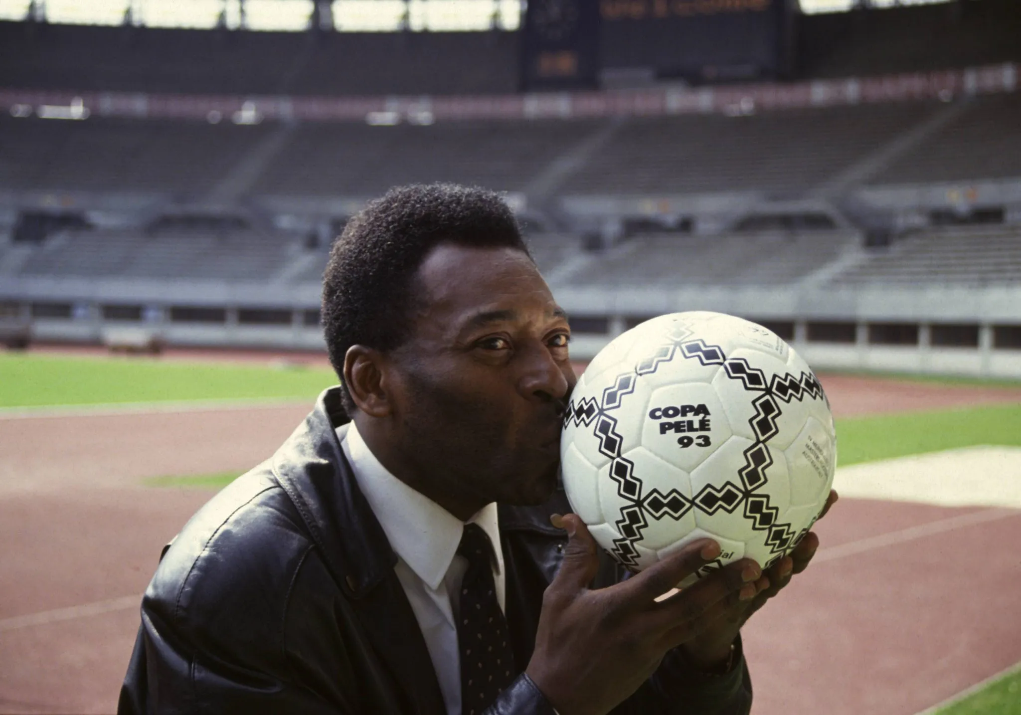 Pel&eacute; &eacute; o &uacute;nico tricampe&atilde;o da Copa do Mundo