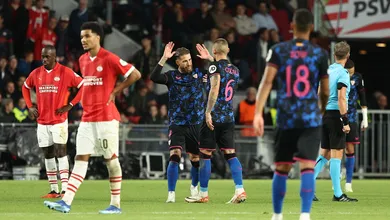 Eindhoven recebeu um eletrizante PSV 2&times;2 Sevilla, de tr&ecirc;s gols nos dez minutos finais