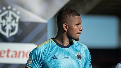 Em noite de apresenta&ccedil;&atilde;o de C&aacute;ssio, Anderson &eacute; quem rouba cena no Cruzeiro