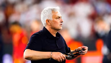 Mourinho: &ldquo;Estamos mortos de cansa&ccedil;o, mas orgulhosos. N&atilde;o tive contato com ningu&eacute;m e tenho um ano de contrato&rdquo;