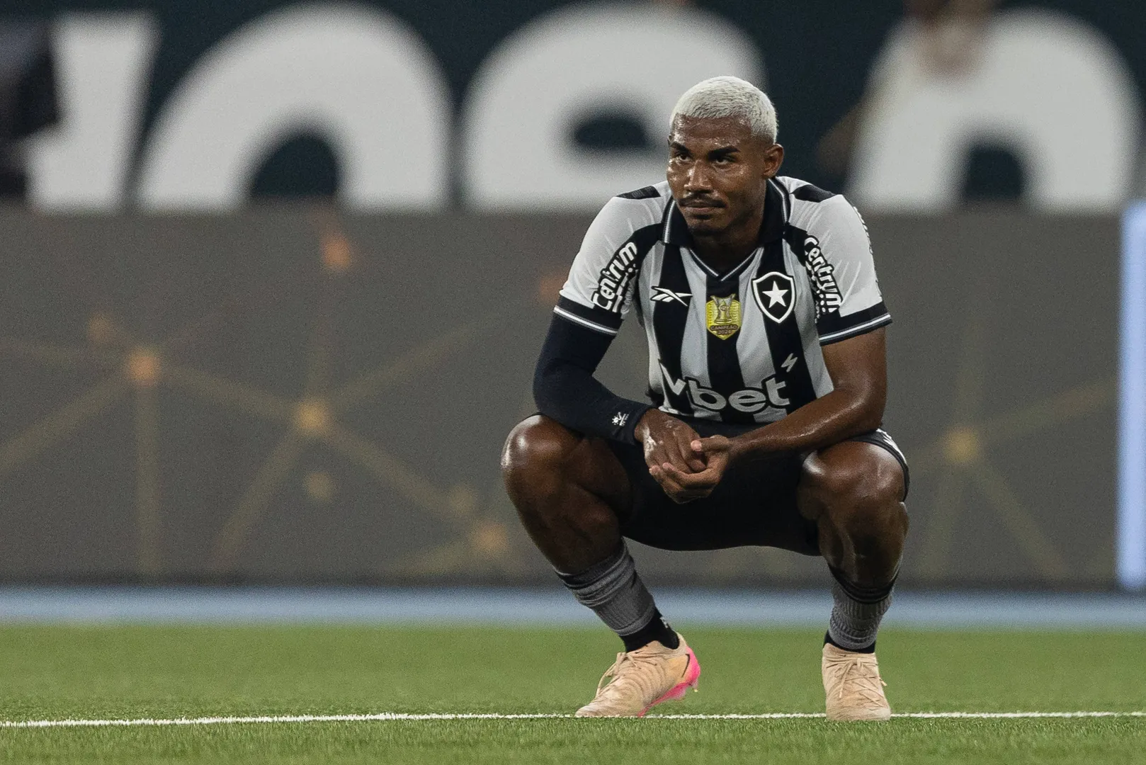 Cuiabano em jogo do Botafogo