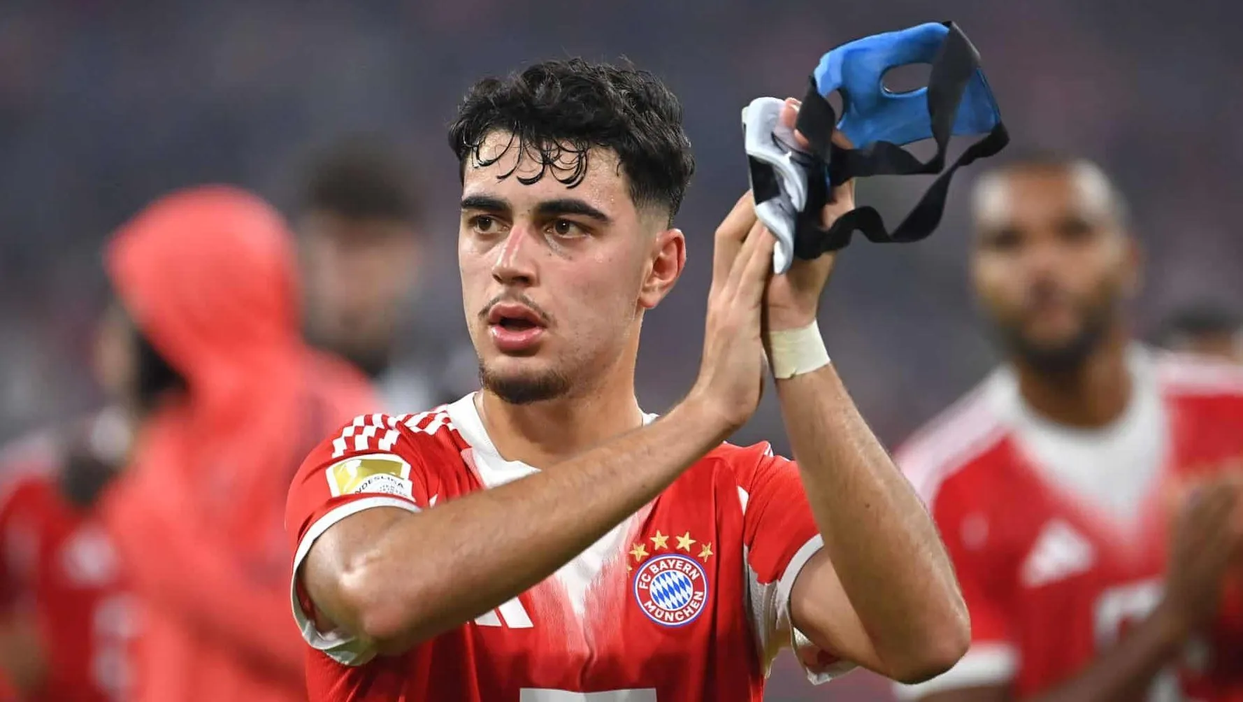 Quem &eacute; o meio-campista do Bayern de Munique que desperta o interesse de City e United