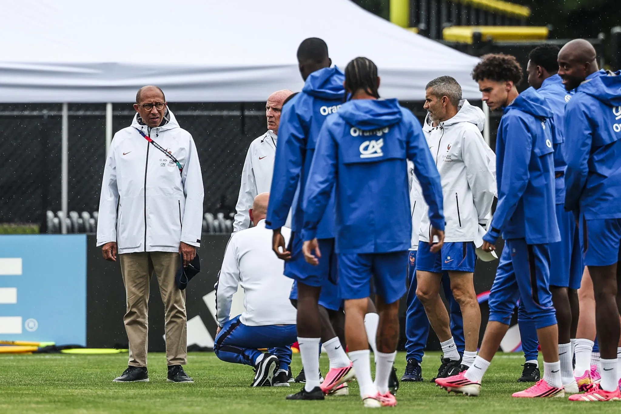 Philippe Diallo durante treino da Fran&ccedil;a