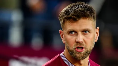 Milan mira atacante da Premier League como solu&ccedil;&atilde;o para resolver problema