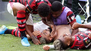 As lembran&ccedil;as de uma emo&ccedil;&atilde;o indescrit&iacute;vel: 10 textos que recontam o t&iacute;tulo do Flamengo na Libertadores de 2019