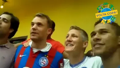 [Copa-2014, um ano depois] Neuer e Schweinsteiger cantam hino do Bahia e Robben joga frescobol