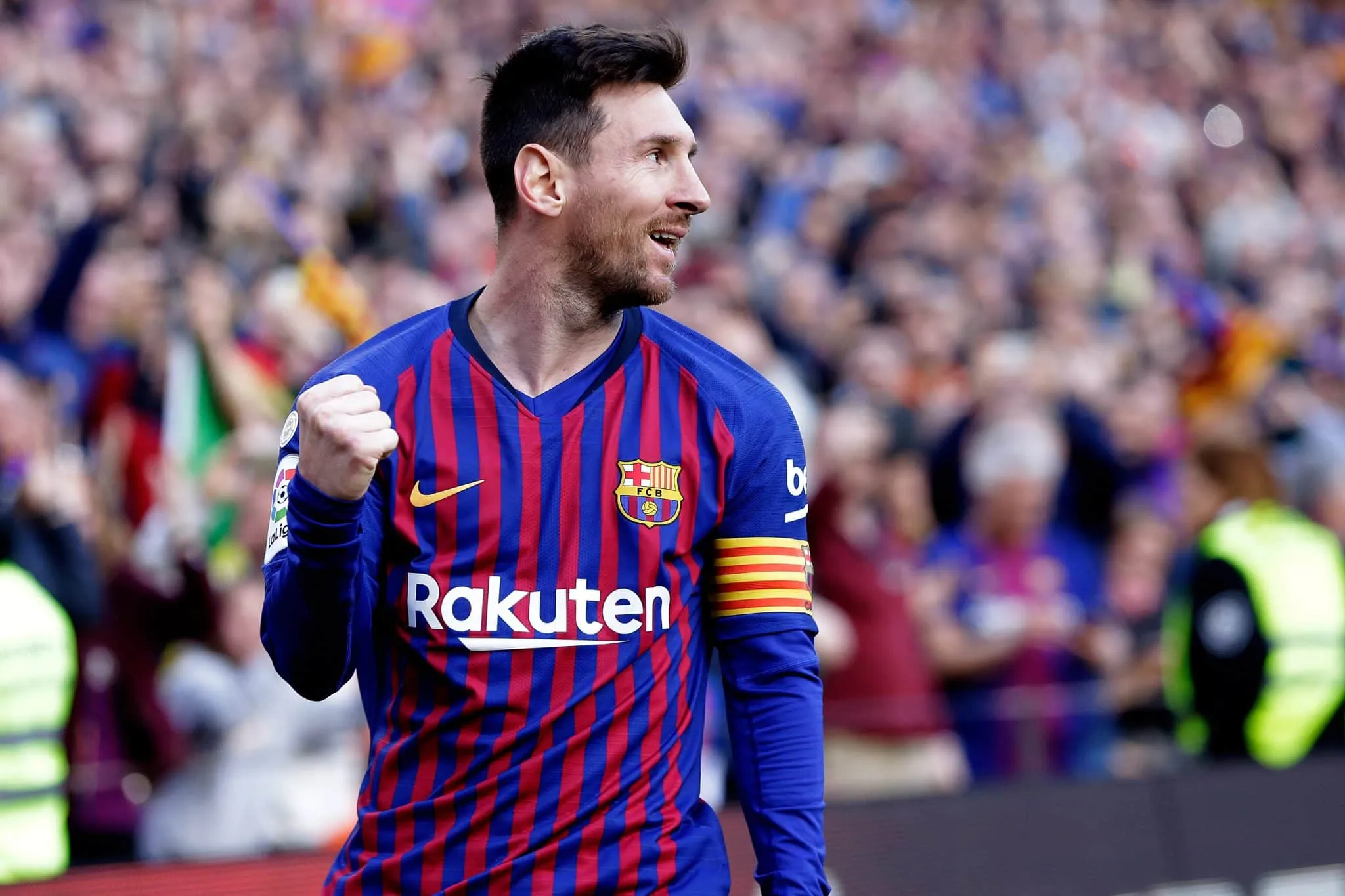 Impar&aacute;vel, Messi descomplica d&eacute;rbi catal&atilde;o e amplia sequ&ecirc;ncia invicta do Barcelona