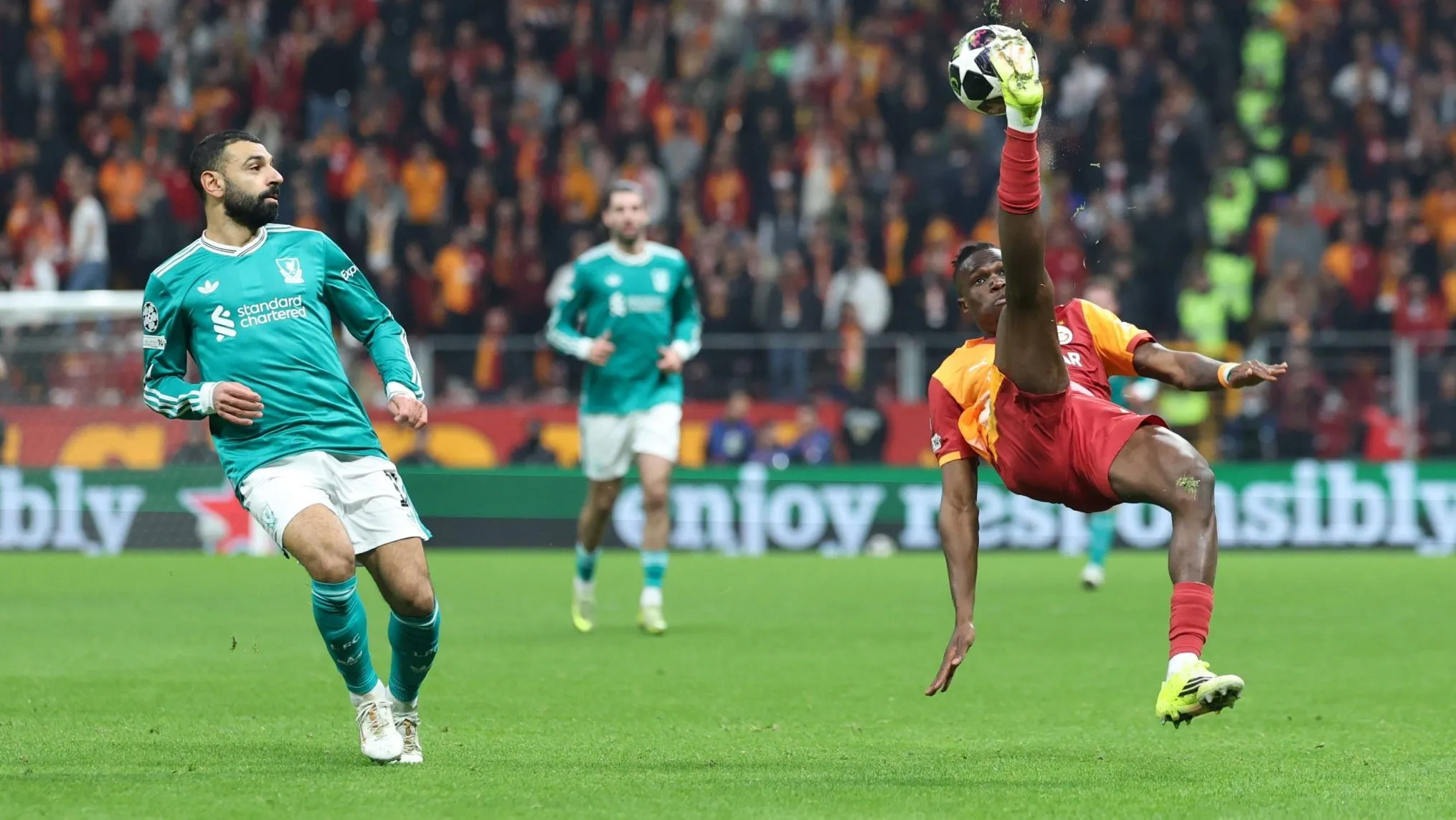 Salah decepciona em derrota do Liverpool que teve bela atua&ccedil;&atilde;o de meia subvalorizado