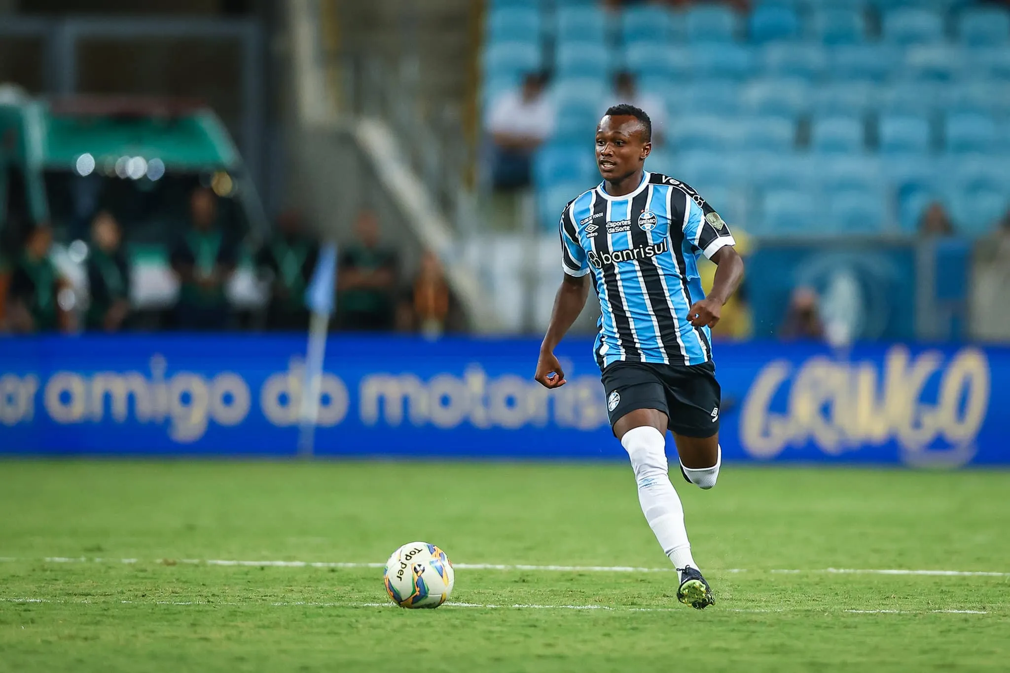 Erros justificam cautela de Renato com Nathan Fernandes, que pode ser o substituto de Soteldo no Gr&ecirc;mio