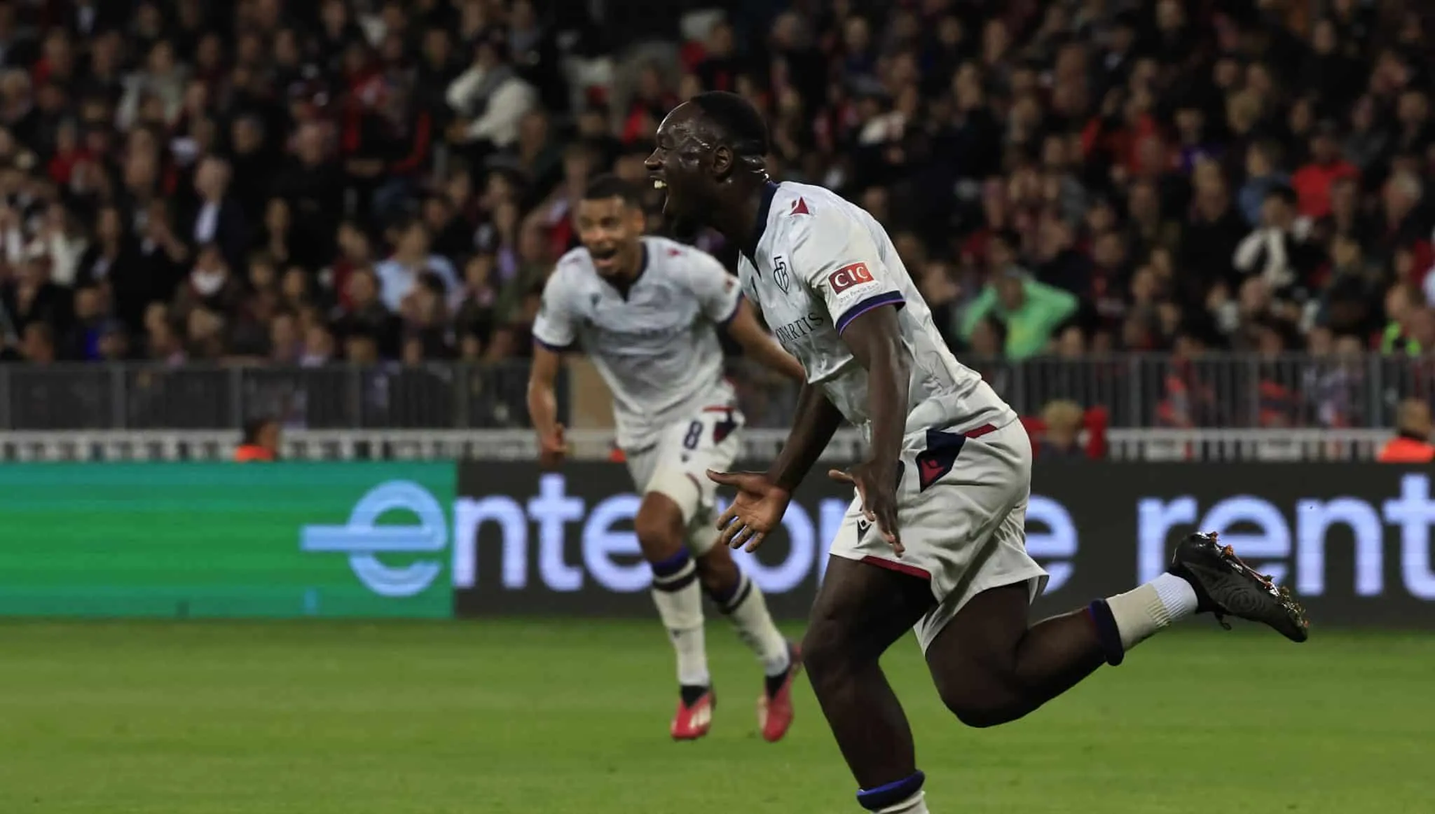 O Basel pariu uma virada gigantesca na Fran&ccedil;a e deixou o Nice pelo caminho da Conference