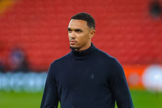 Rooney: &lsquo;&Eacute; incompreens&iacute;vel ele jogar pela Inglaterra e Alexander-Arnold n&atilde;o&rsquo;