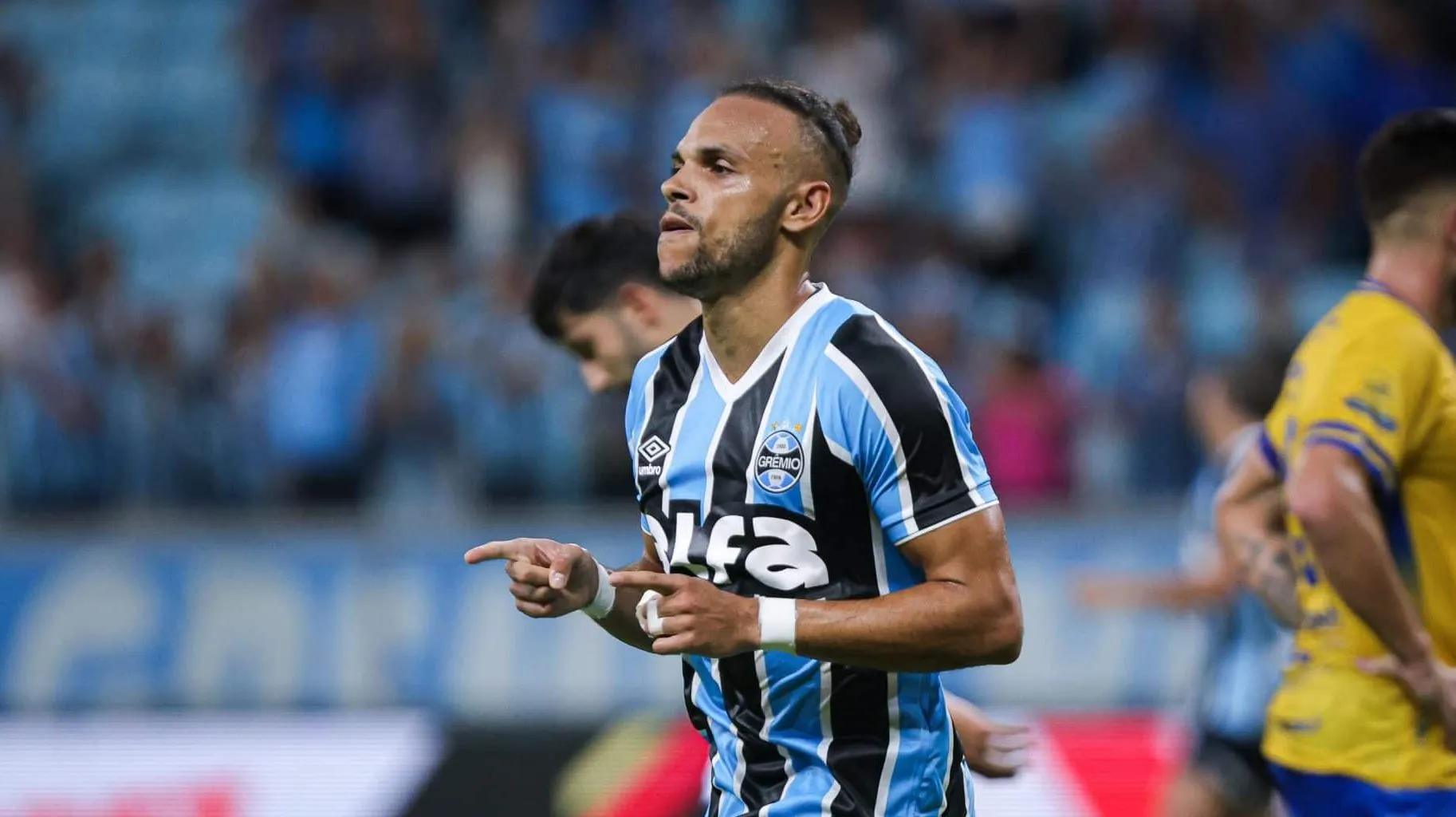 &lsquo;Quero que melhore&rsquo;: Sinceridade de Braithwaite &eacute; exaltada em vit&oacute;ria do Gr&ecirc;mio