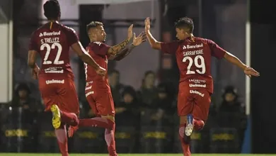 Sarrafiore fez um gola&ccedil;o, e o Internacional abriu vantagem contra o Novo Hamburgo