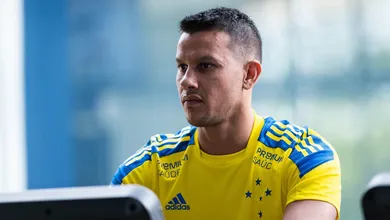 Cruzeiro rescinde com Henrique e se afasta ainda mais do passado