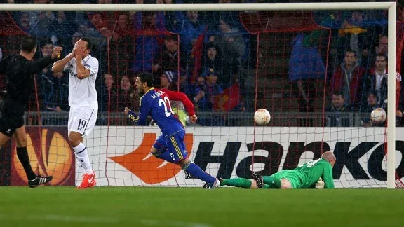 Salah comemora o primeiro gol do Basel no jogo