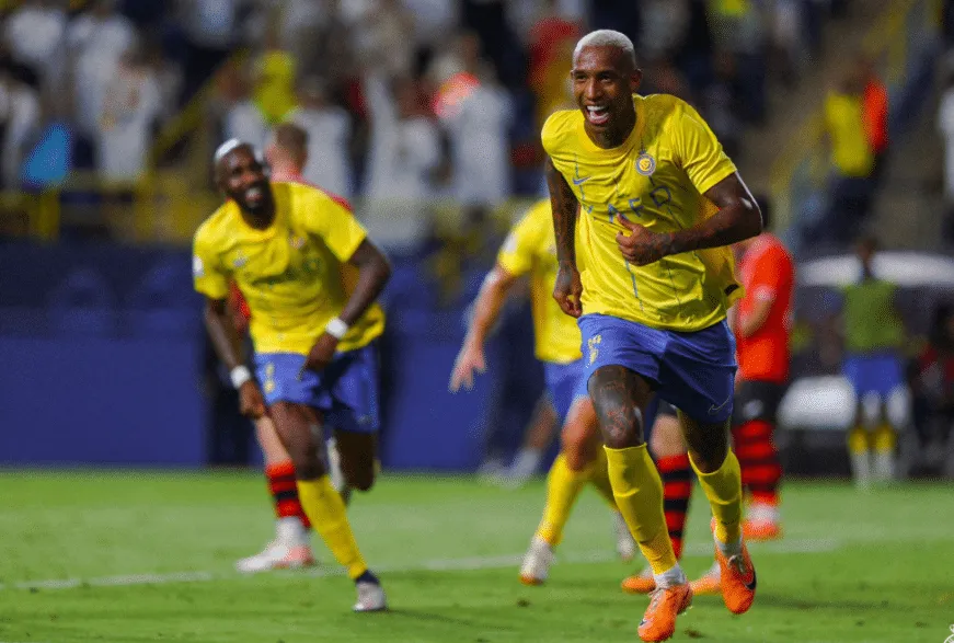 Ap&oacute;s primeiro tempo sonolento, Talisca entra em cena, marca dois e garante a vit&oacute;ria do Al-Nassr sobre o Al-Fayha
