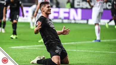 Eintracht Frankfurt demoliu o Fortuna D&uuml;sseldorf, com aquele placar: 7 a 1
