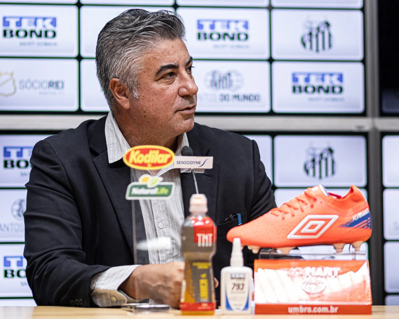 Novo coordenador do Santos, Gallo descarta sa&iacute;da de Marcos Leonardo agora