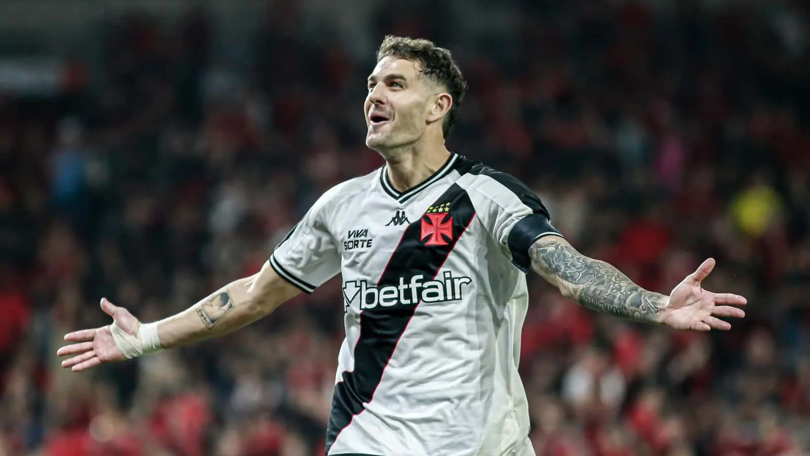 Vegetti salva nos acr&eacute;scimos, e Vasco resgata empate em pior jogo do ano