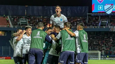 O Bol&iacute;var aplicou um 4&times;0 no Cerro Porte&ntilde;o em plena Olla Azulgrana, sua maior goleada fora do pa&iacute;s na hist&oacute;ria da Libertadores