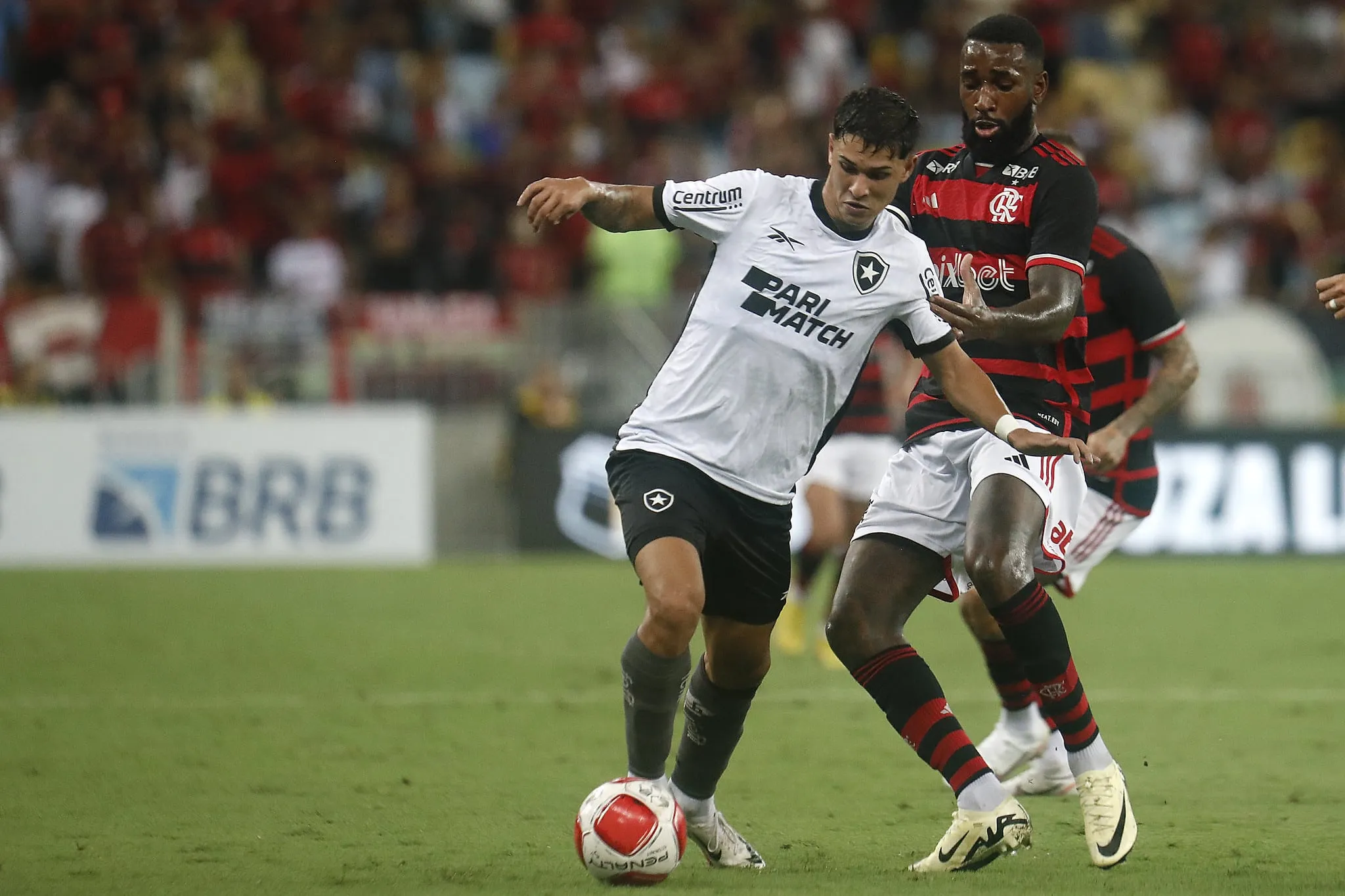 Dupla uruguaia pode, enfim, resolver problema do Botafogo na lateral-direita para 2024