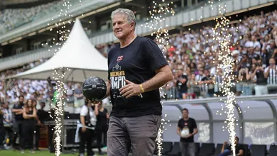 Hulk ou Reinaldo? Hexacampe&atilde;o com Atl&eacute;tico-MG compara time hist&oacute;rico com elenco de 2025