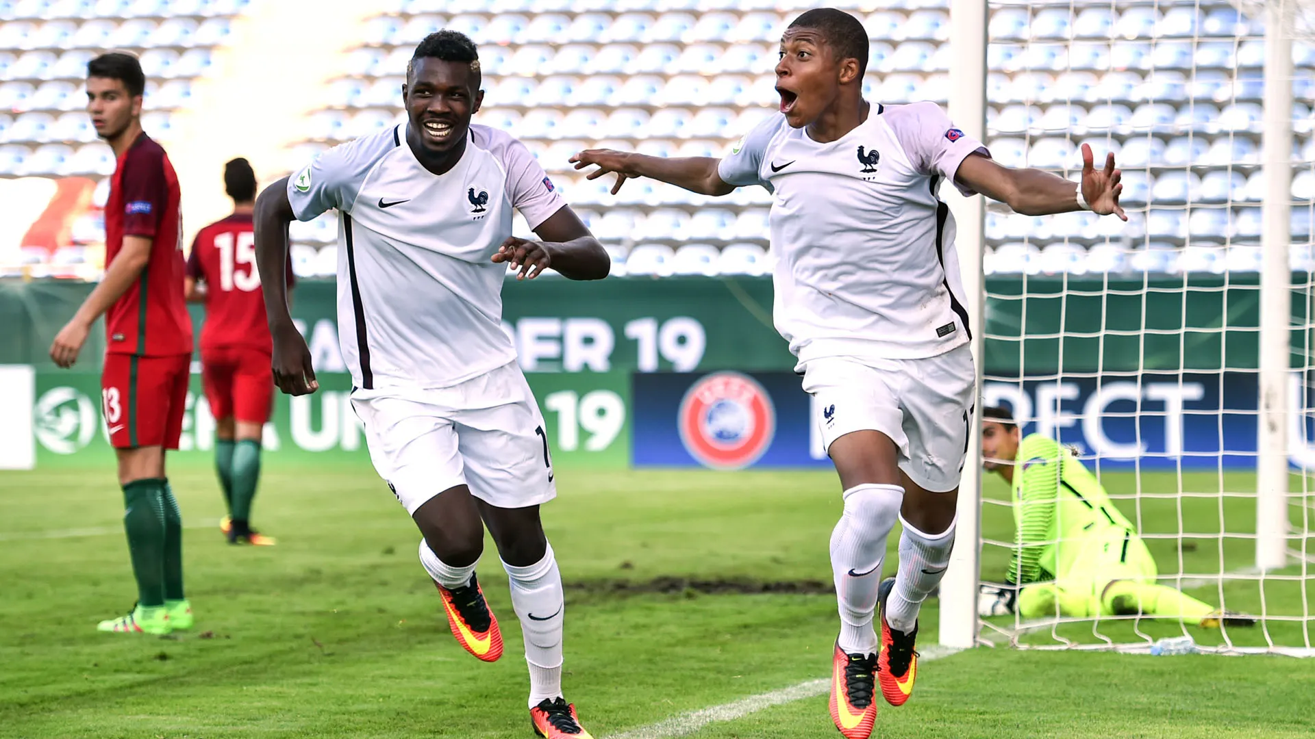Jogador que quebrou recorde de Henry faz Fran&ccedil;a bater Portugal na Euro sub-19