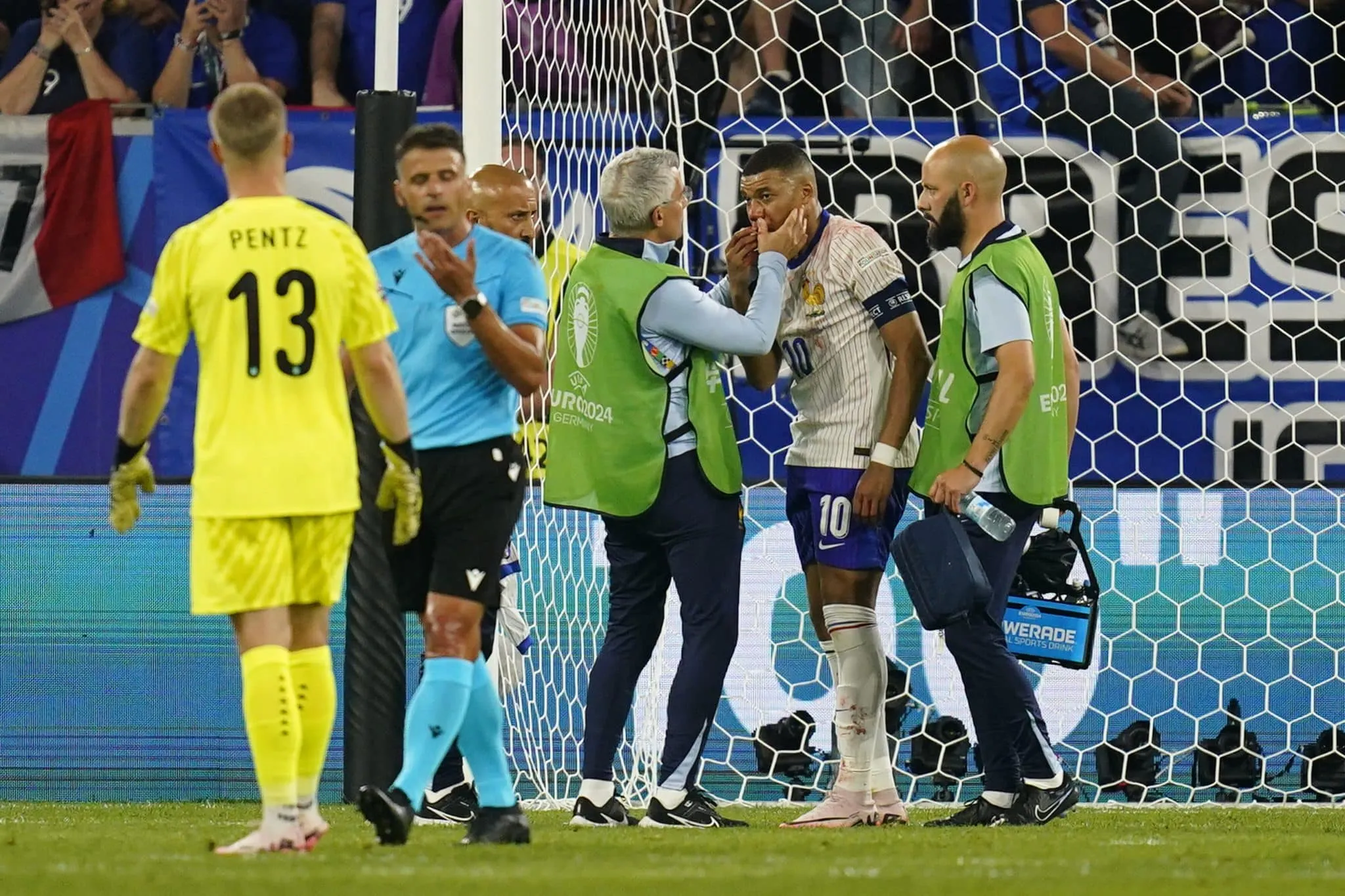 Pedido de desculpas e m&aacute;scaras: Mbapp&eacute; recusa cirurgia e tra&ccedil;a estrat&eacute;gia para jogar a Euro