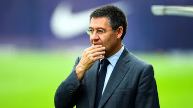 Mo&ccedil;&atilde;o de censura consegue assinaturas necess&aacute;rias, e Bartomeu v&ecirc; seu futuro no Bar&ccedil;a amea&ccedil;ado